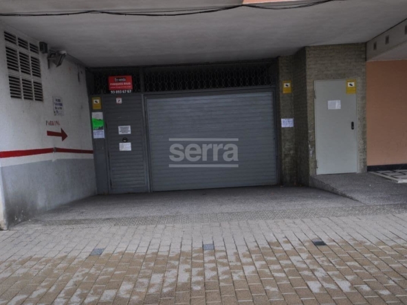 Ref. 4756 - En venda 2 places d'aparcament de cotxe i 3 de moto al centre de Vilanova