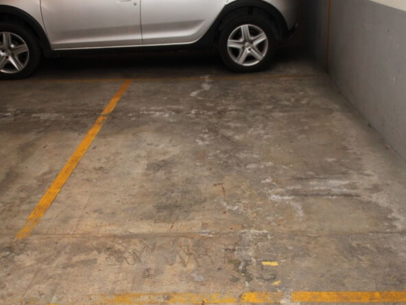 Ref. 45-003/4459 - PARKING ACCESO POR RAMPA CALLE POSTERIOR EDIFICIO Y LLAVE ELECTRONICA