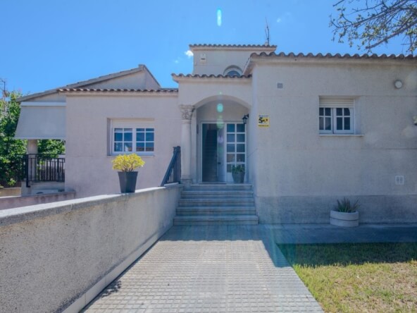 Ref. RS3600112/1682 - Casa en Cubelles con piscina y jardín. ¡Te sorprenderá!