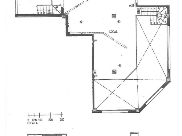 Ref. 6156 - Local Comercial con altillo en chanflan en zona Céntrica de Sant Pere de Ribes.