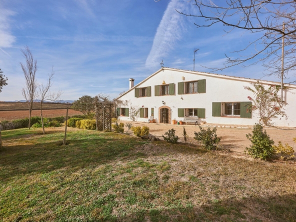 Ref. 56-V00153-SGMG1/5106 - We present a Farmhouse in Vilobí del Penedès that you will fall in love with.