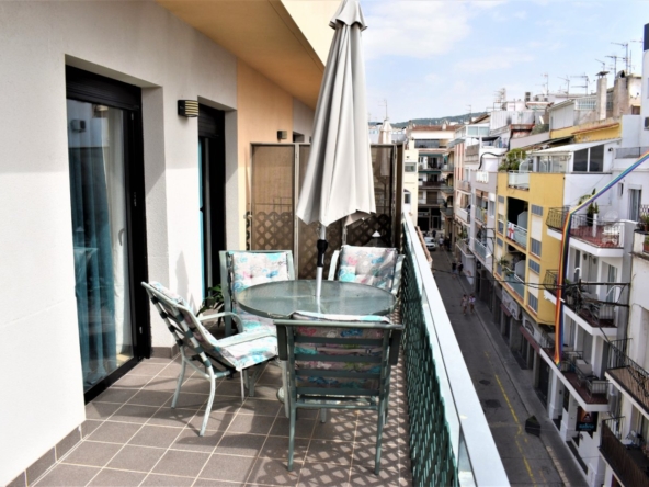 Ref. 13-T18/2194 - Centrally located tourist apartment in Sitges-HUTB: 007180 33