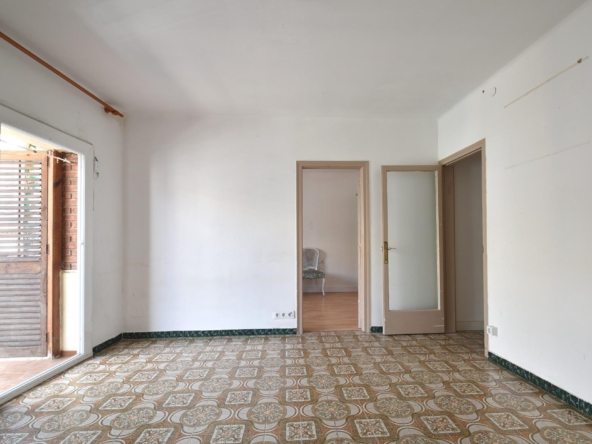 Ref. 03-5251/1098 - ¡La ubicación y el potencial de este piso te sorprenderán!