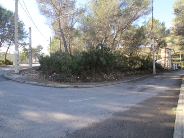 Ref. 07-SESV0138/1088 - Terreno esquinero con poca pendeinte a 10 min de Sitges