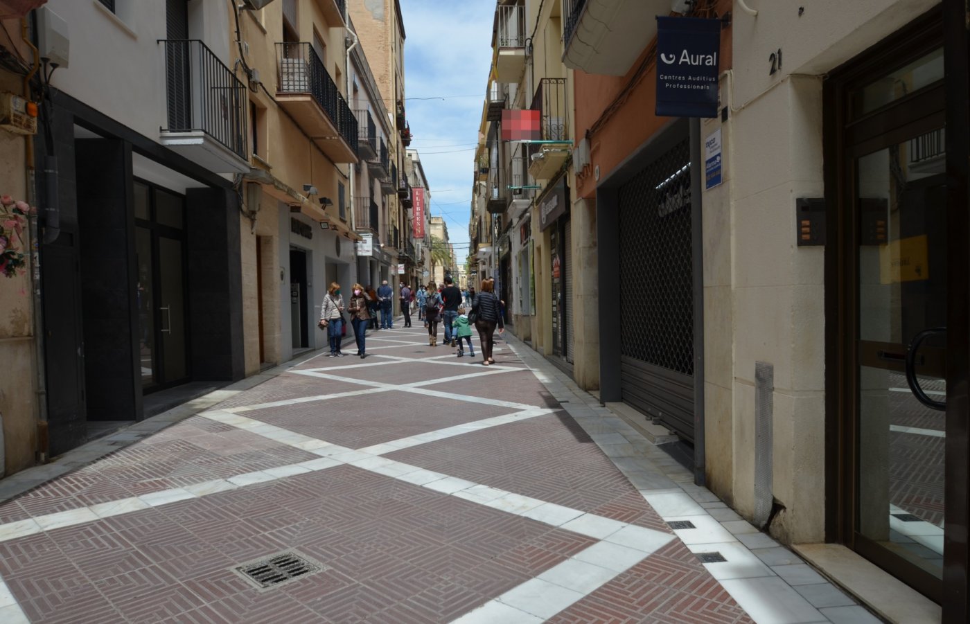 Ref. 03-22497/1098 - Local comercial de lloguer apte per a qualsevol tipus de negoci