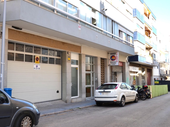 Ref. 03-22288/1098 - Local comercial de lloguer