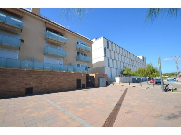 Ref. 03-60259/1098 - Plaza de párquing en venta