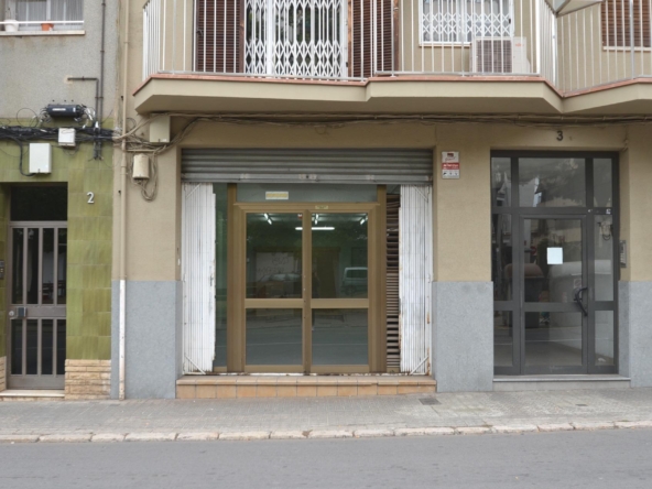 Ref. 03-22487/1098 - Commercial premises for rent located in the centre of Vilanova