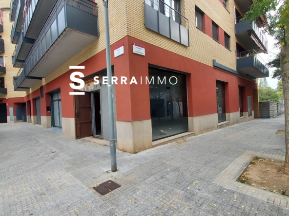 Ref. 6180 - - VILAFRANCA DEL PENEDÈS - Commercial premises with smoke outlet