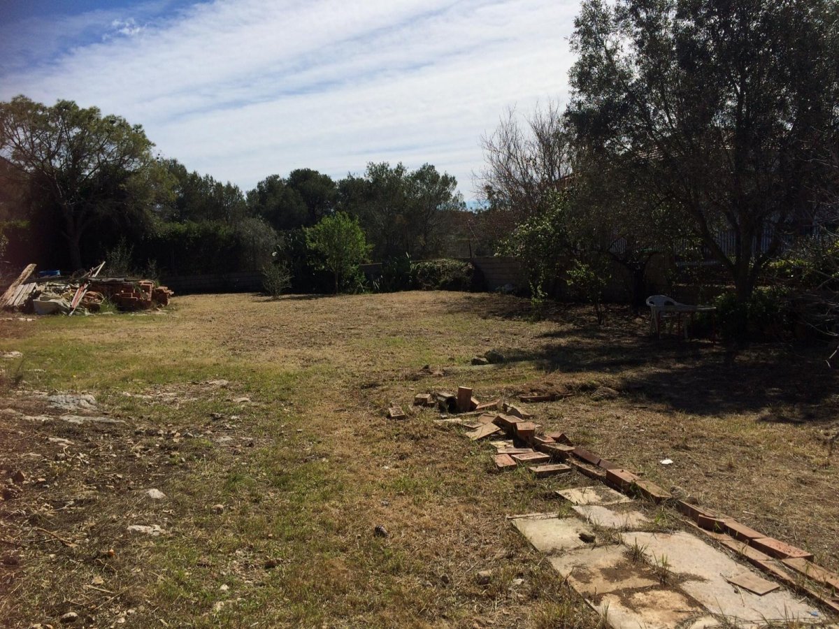 Ref. 03-40373/1098 - Land for sale