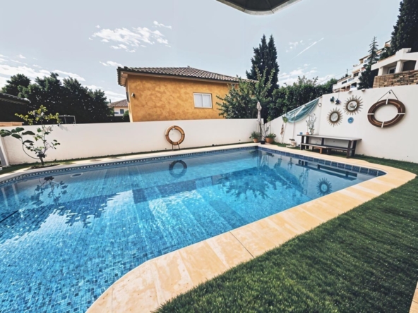 Ref. A0167/5298 - FANTÁSTICO CHALET CON GRAN JARDÍN Y PISCINA EN EL FRANCÁS