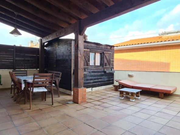 Ref. 22V522/5538 - ¡PISO CON GRAN TERRAZA EN LES ROQUETES!