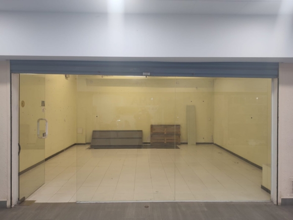 Ref. 05-7100/1086 - Local comercial de lloguer a Vilanova i la Geltrú