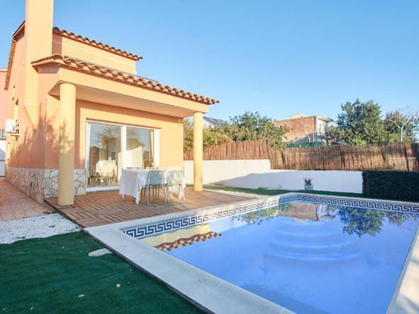 Ref. 14-5193/1213 - CASA INDIVIDUAL A VILANOVA - FONS SOMELLA !!