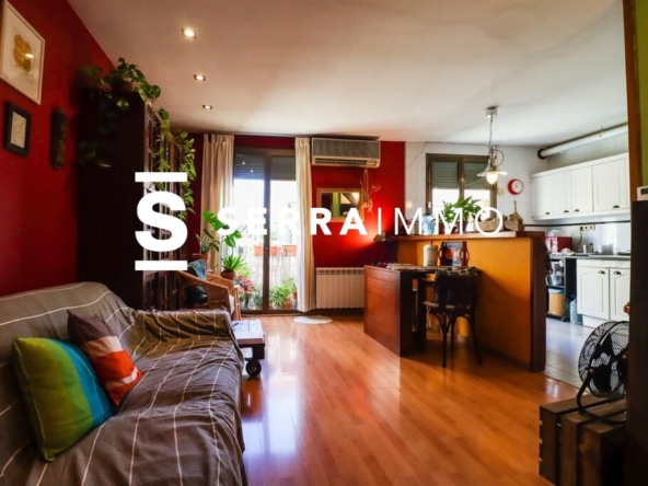 Ref. 6264 - APARTMENT WITH TERRACE IN THE CENTER OF VILANOVA