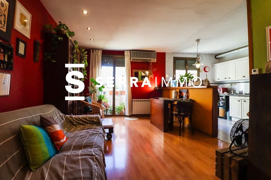 Ref. 6264 - APARTMENT WITH TERRACE IN THE CENTER OF VILANOVA