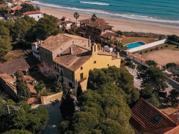 Ref. 5665 - VILANOVA I LA GELTRÚ - Fantàstic xalet senyorial amb vistes al mar