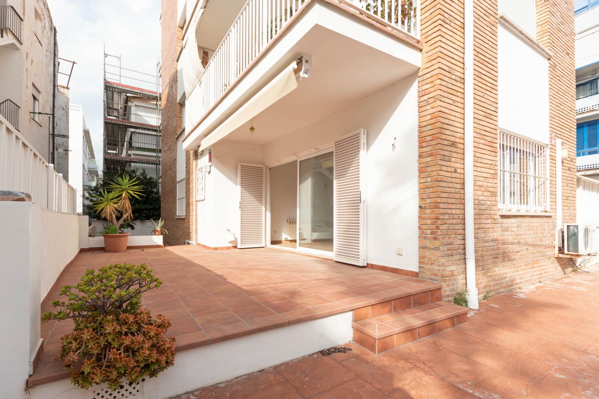 Ref. 11270/1045 - Planta baixa a zona Sant Sebastià amb magnifiques terrasses i zona aparcament